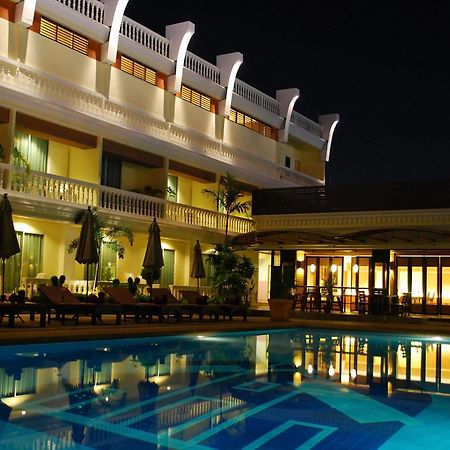 Windmill Resort Hotel Pattaya Esterno foto