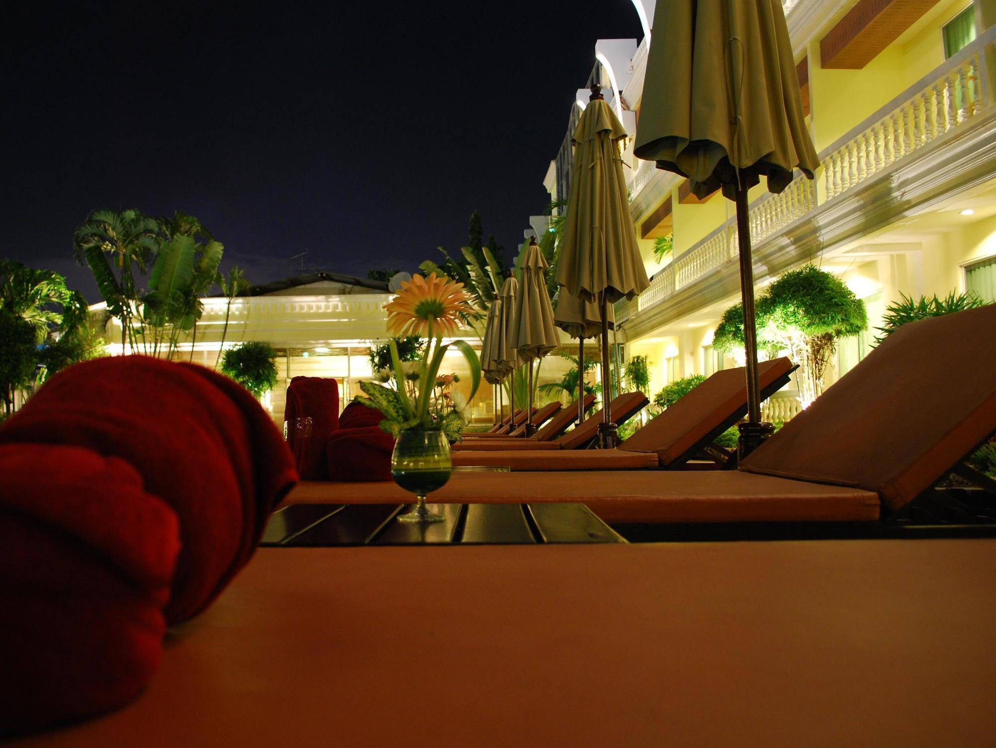 Windmill Resort Hotel Pattaya Esterno foto