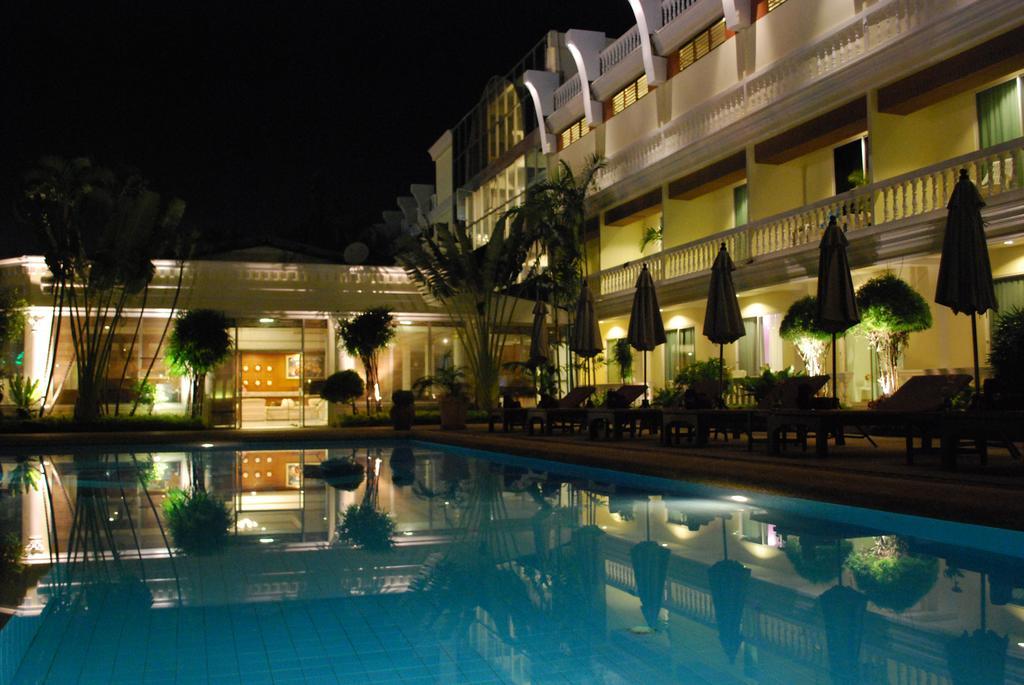 Windmill Resort Hotel Pattaya Esterno foto