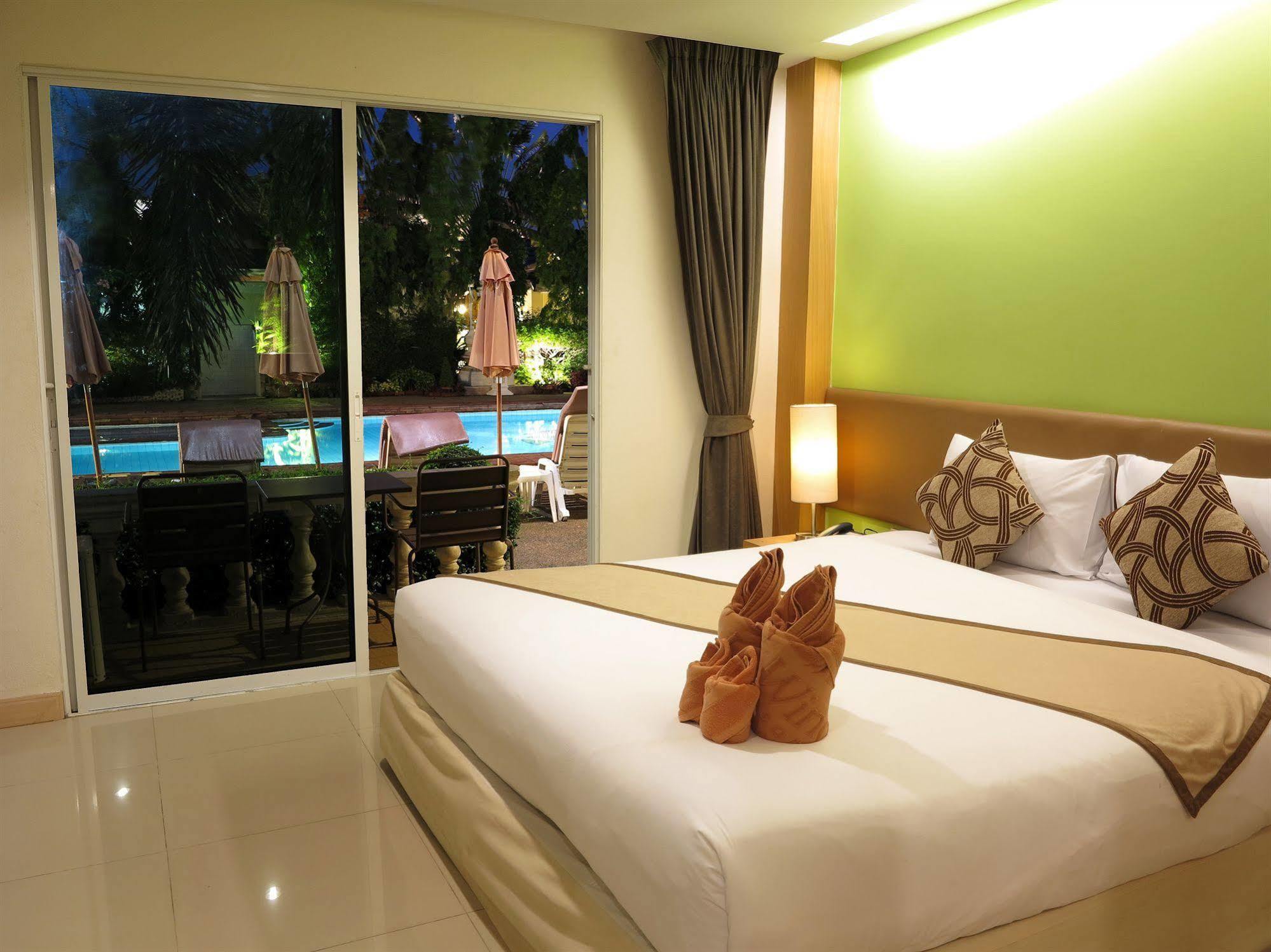 Windmill Resort Hotel Pattaya Esterno foto