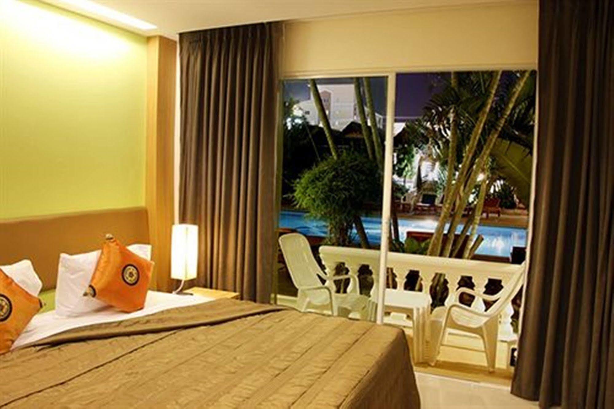 Windmill Resort Hotel Pattaya Esterno foto