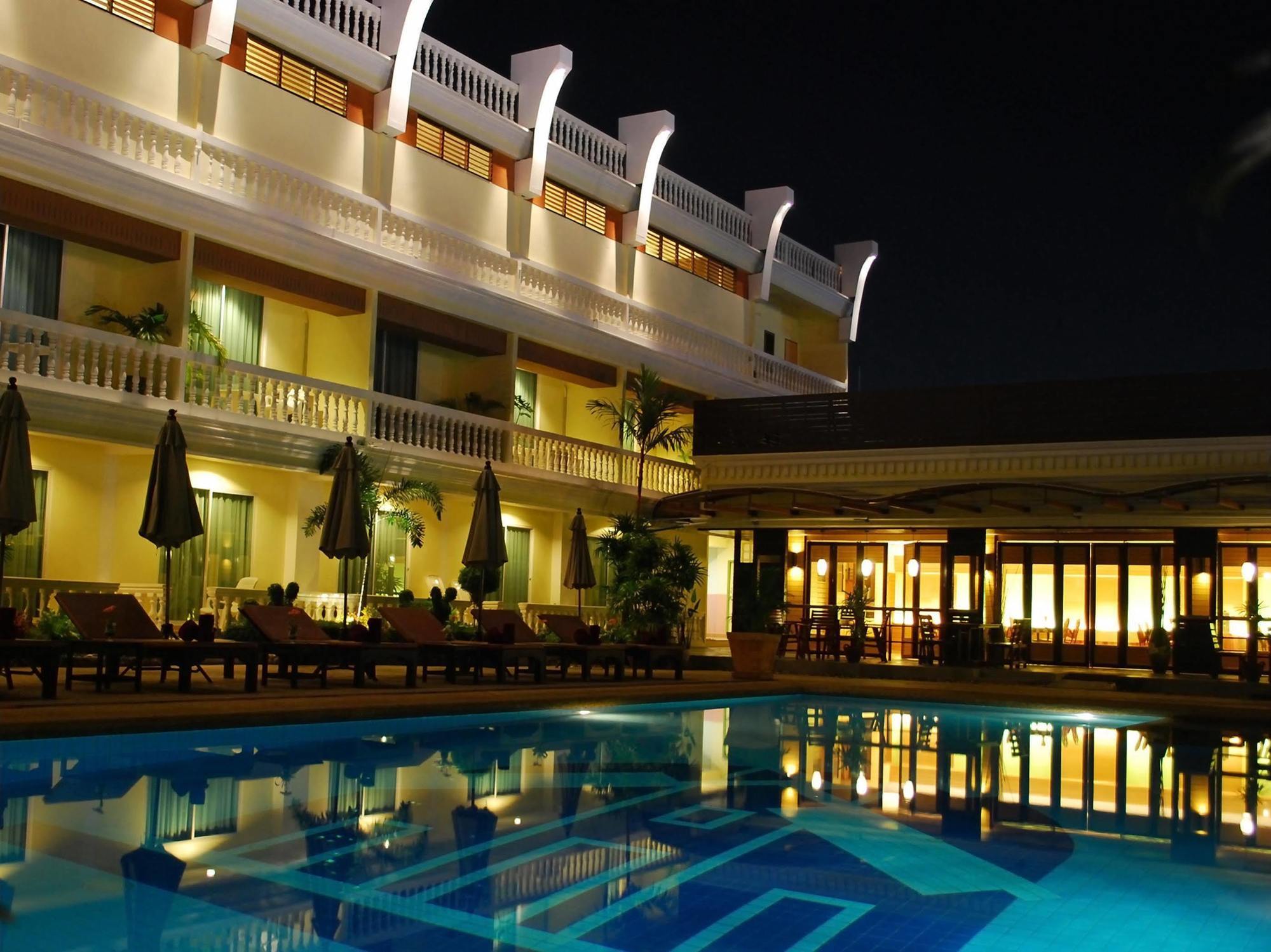 Windmill Resort Hotel Pattaya Esterno foto