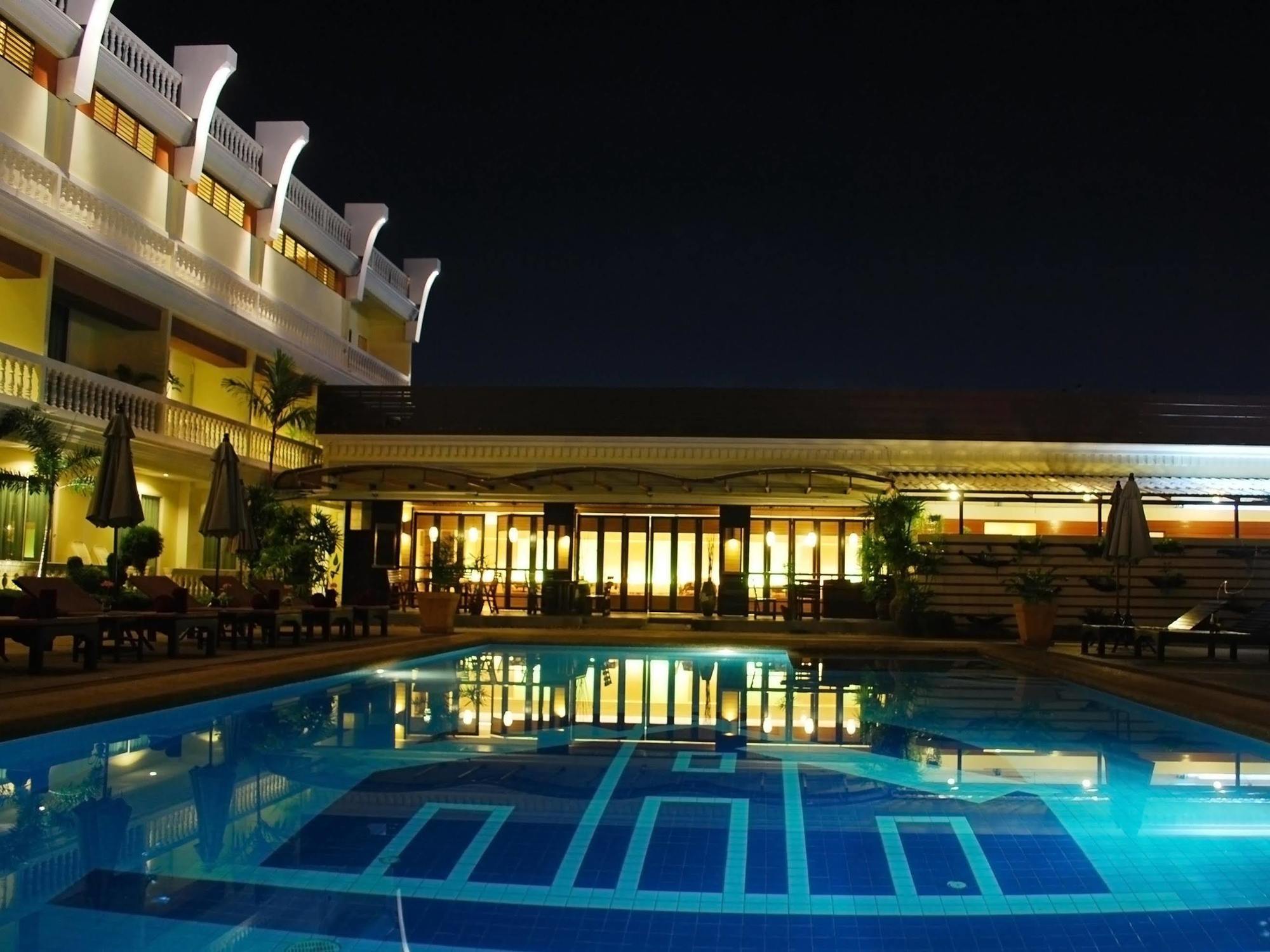 Windmill Resort Hotel Pattaya Esterno foto