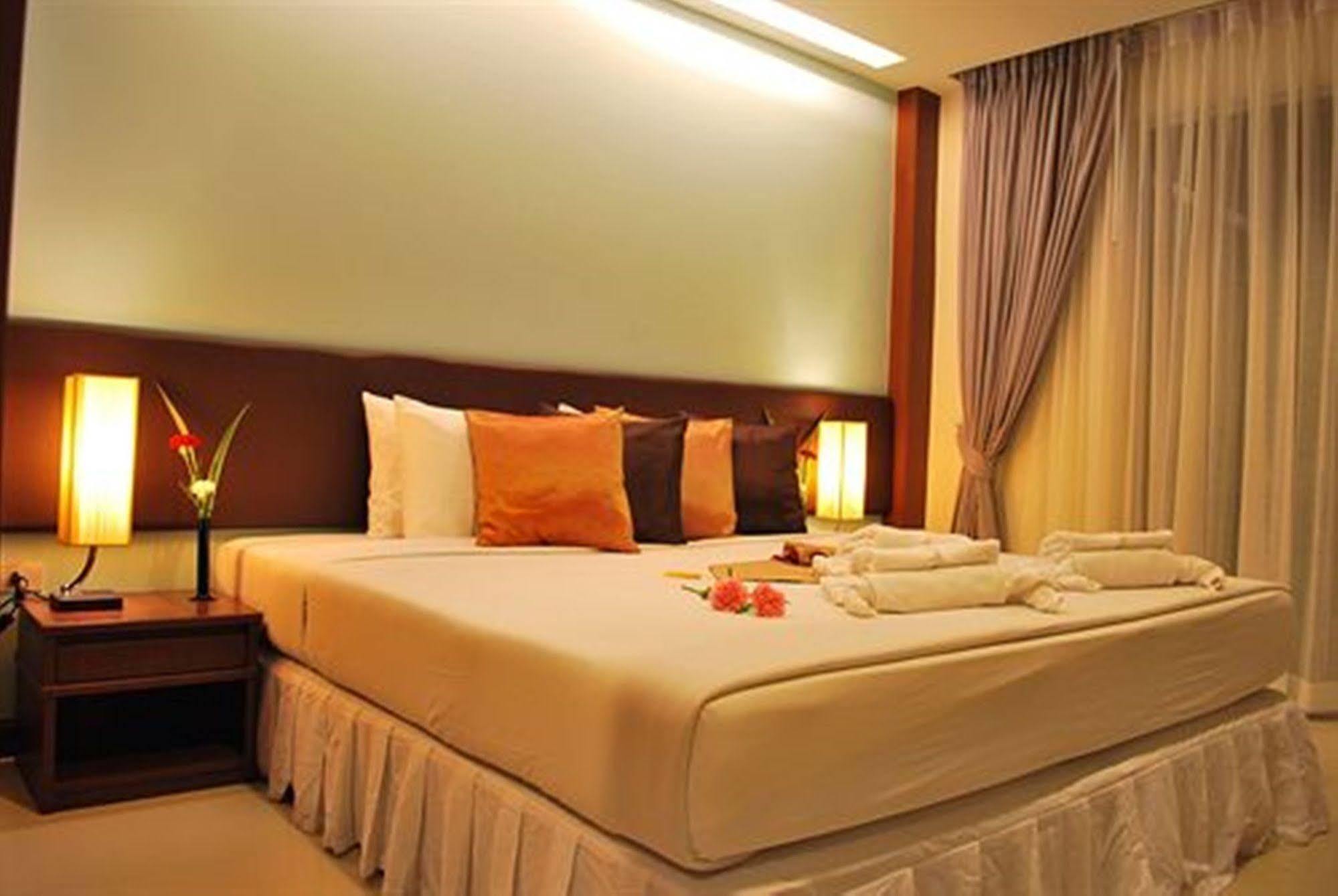 Windmill Resort Hotel Pattaya Esterno foto